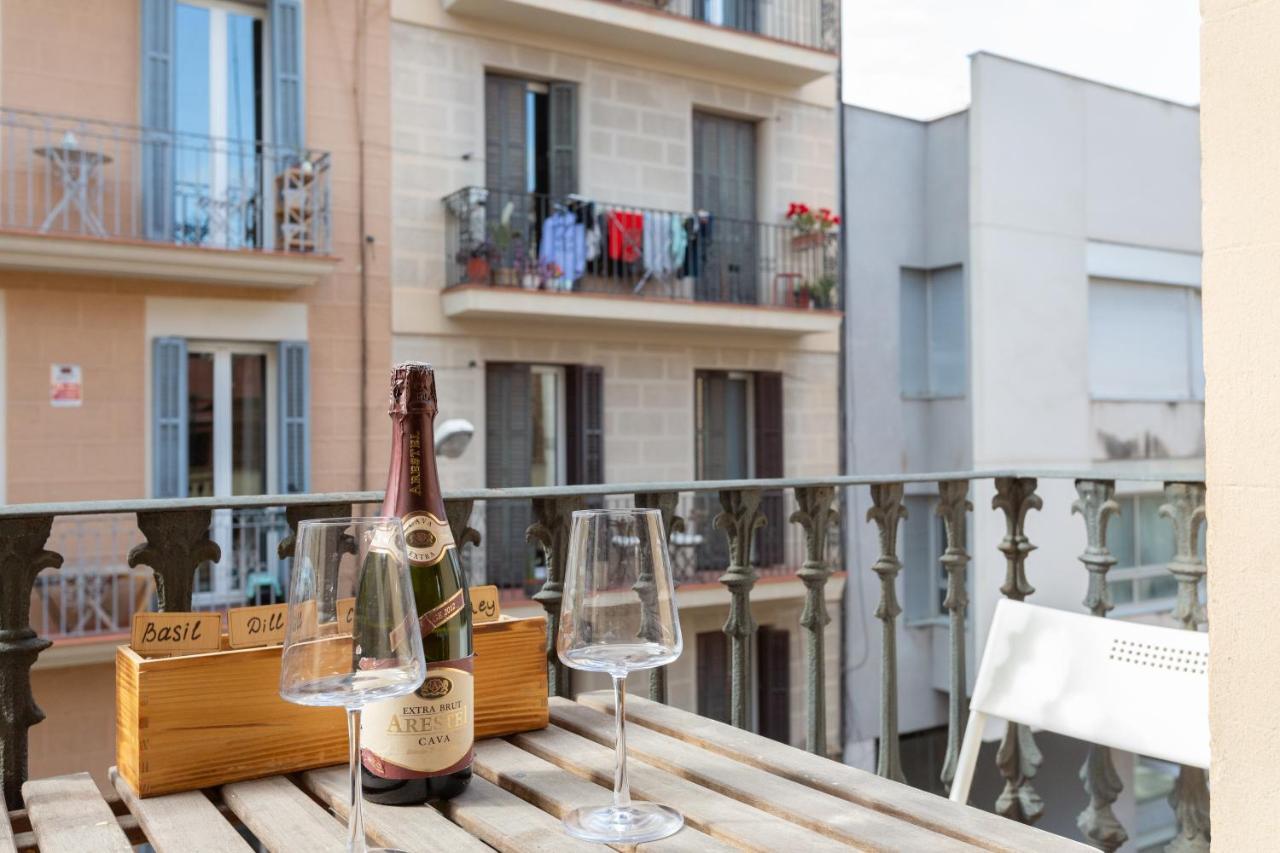 Aparteasy - Turo Park With Lovely Balcony บาร์เซโลนา ภายนอก รูปภาพ