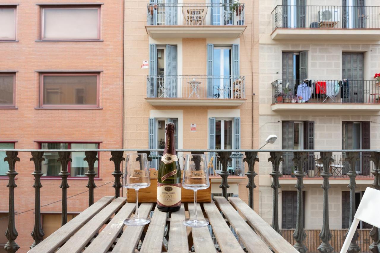 Aparteasy - Turo Park With Lovely Balcony บาร์เซโลนา ภายนอก รูปภาพ